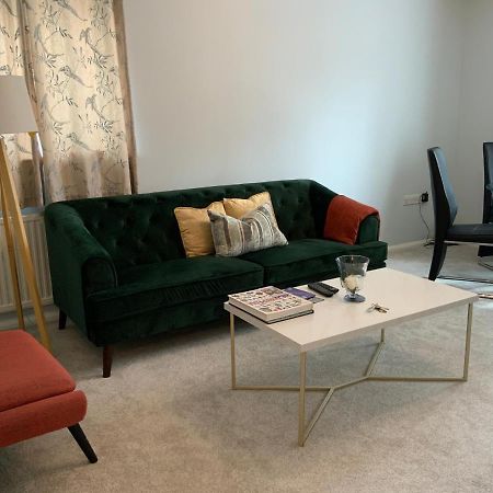 2 Bedroom Apartment Near Southfields ลอนดอน ภายนอก รูปภาพ