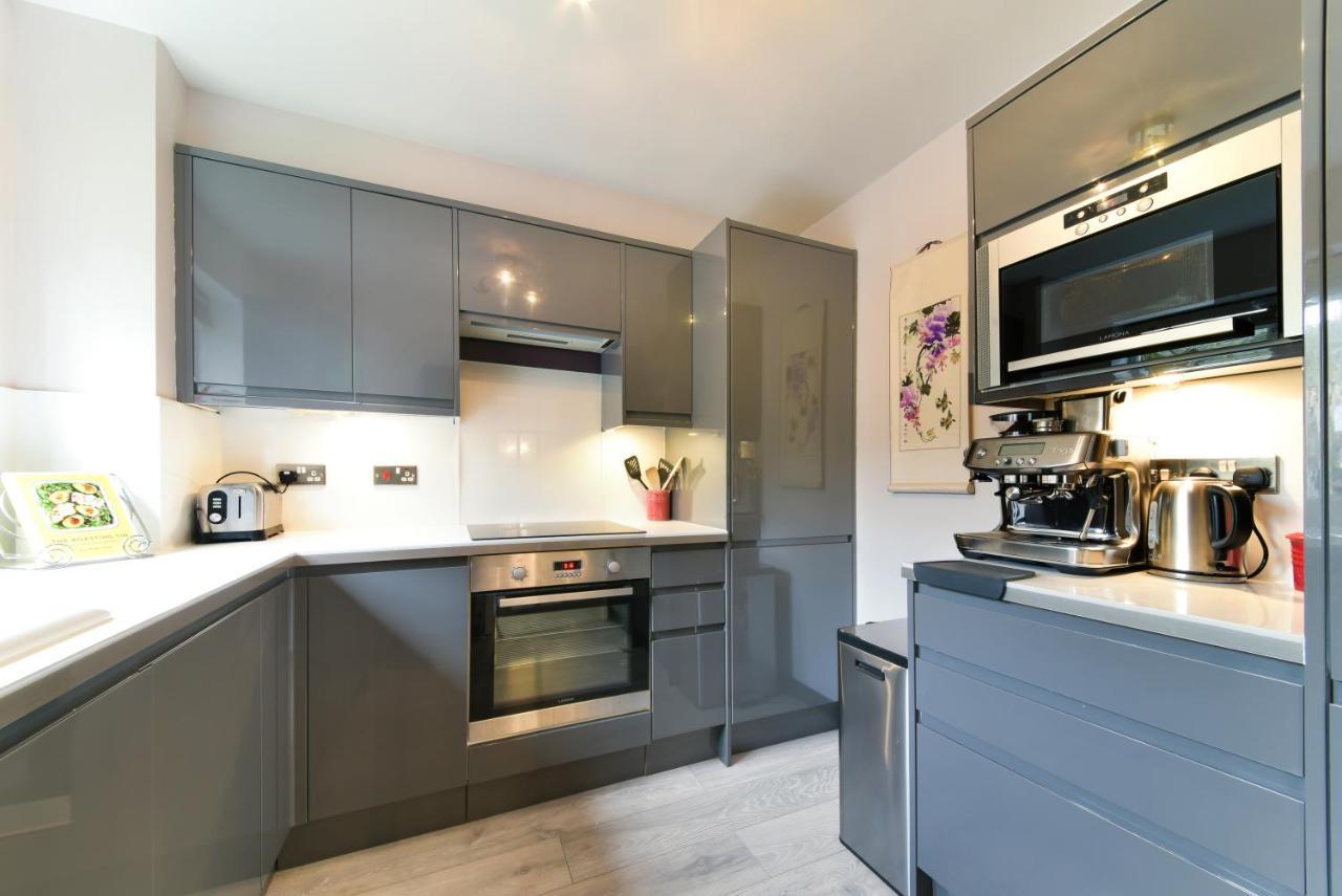 2 Bedroom Apartment Near Southfields ลอนดอน ภายนอก รูปภาพ