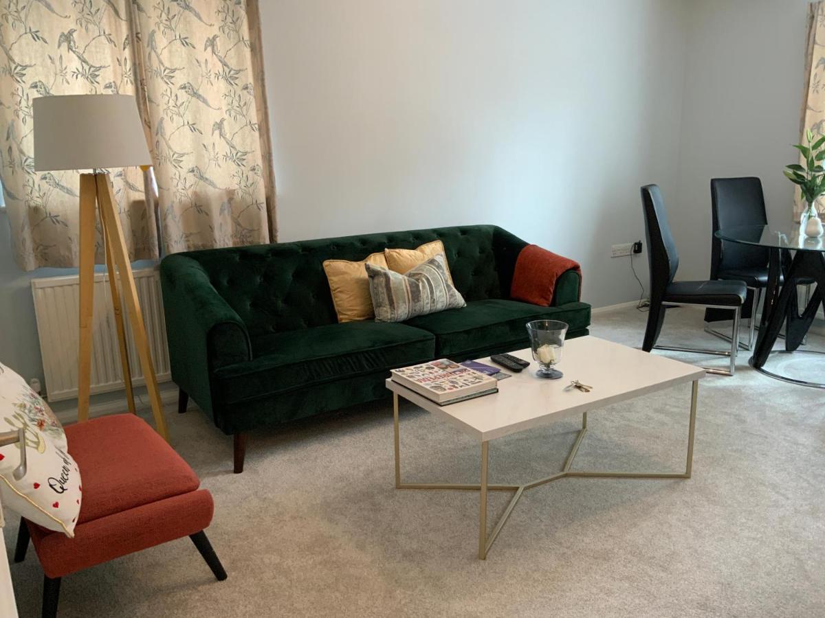 2 Bedroom Apartment Near Southfields ลอนดอน ภายนอก รูปภาพ