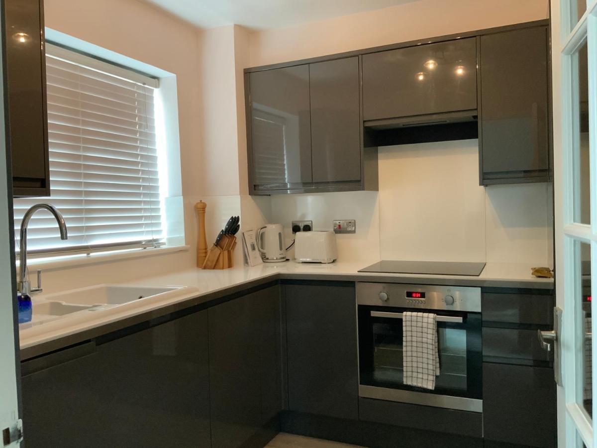 2 Bedroom Apartment Near Southfields ลอนดอน ภายนอก รูปภาพ